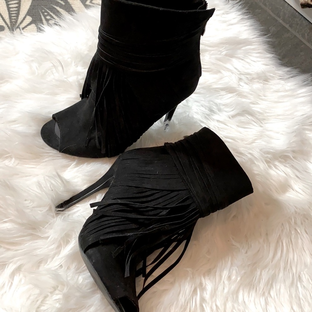 Black fridge heels